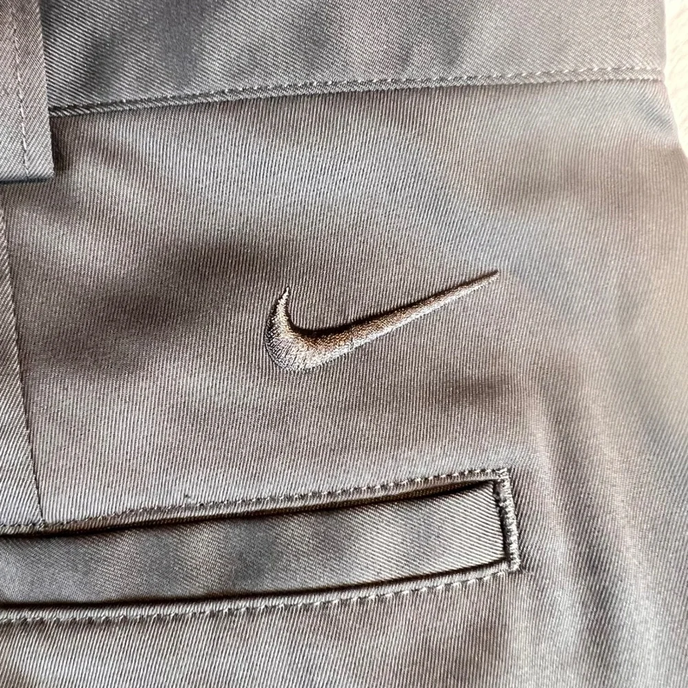 Nike Golf Dri-FIT Flat Front Pants Mens 34x32 Gray 472532-021 Chino Trousers